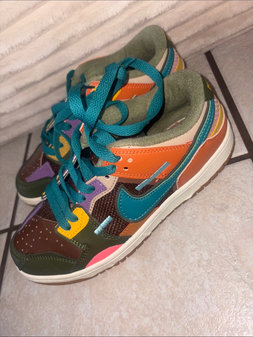 Nike Kids Multicolor Low-Top Sneakers - Teal/Orange/Brown/Purple